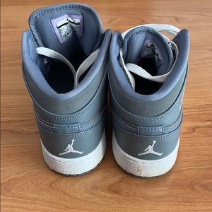 Air Jordan Retro 1 (Grey) size 5.5